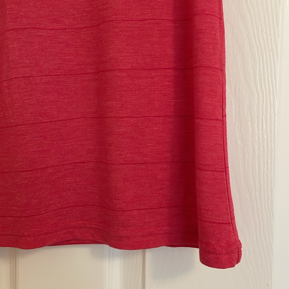 ❤️ Sheer Ultra Soft Red Fine Striped T-shirt - Picture 4 of 4
